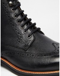 schwarze Brogue Stiefel aus Leder von Asos