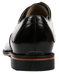 schwarze Business Schuhe von Clarks