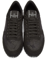 schwarze Camouflage niedrige Sneakers von Valentino