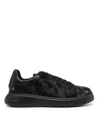 schwarze Camouflage niedrige Sneakers von Emporio Armani