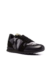 schwarze Camouflage Sportschuhe von Valentino Garavani