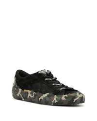 schwarze Camouflage Wildleder niedrige Sneakers von Golden Goose