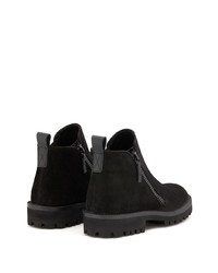 schwarze Chelsea Boots aus Wildleder von Giuseppe Zanotti