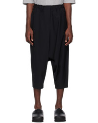 schwarze Chinohose von 132 5. ISSEY MIYAKE