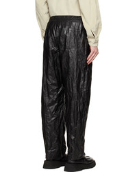 schwarze Chinohose von AMOMENTO