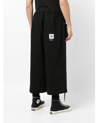 schwarze Chinohose von Fumito Ganryu