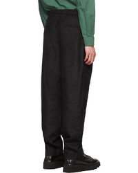 schwarze Cord Chinohose von AMOMENTO