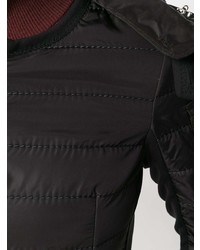 schwarze Daunenjacke von Moncler