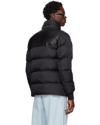 schwarze Daunenjacke von Moncler