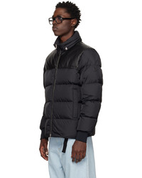 schwarze Daunenjacke von Moncler