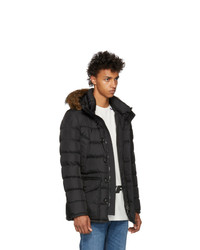 schwarze Daunenjacke von Moncler