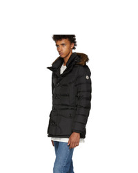 schwarze Daunenjacke von Moncler