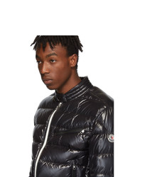 schwarze Daunenjacke von Moncler