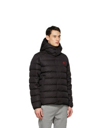 schwarze Daunenjacke von Moncler