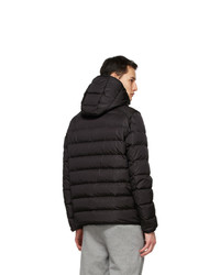 schwarze Daunenjacke von Moncler