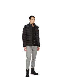 schwarze Daunenjacke von Moncler