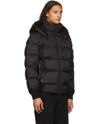 schwarze Daunenjacke von Moncler