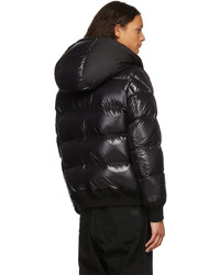 schwarze Daunenjacke von Moncler