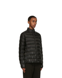 schwarze Daunenjacke von Moncler