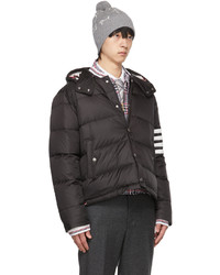 schwarze Daunenjacke von Thom Browne