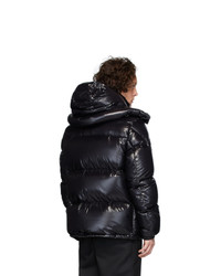 schwarze Daunenjacke von Moncler