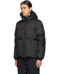 schwarze Daunenjacke von Moncler