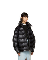 schwarze Daunenjacke von Moncler