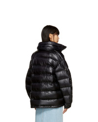 schwarze Daunenjacke von Moncler