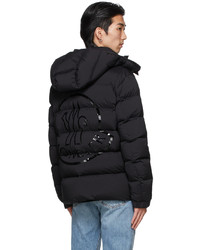 schwarze Daunenjacke von Moncler