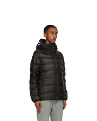 schwarze Daunenjacke von Moncler