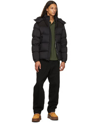 schwarze Daunenjacke von Moncler