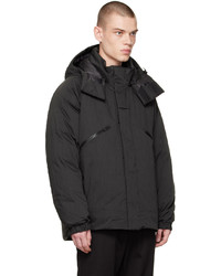 schwarze Daunenjacke von Snow Peak