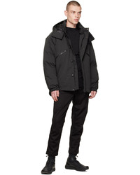 schwarze Daunenjacke von Snow Peak