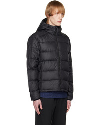 schwarze Daunenjacke von Outdoor Voices