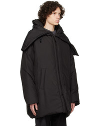 schwarze Daunenjacke von Hyein Seo