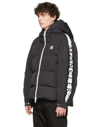 schwarze Daunenjacke von Moncler