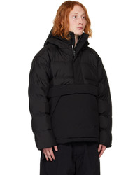 schwarze Daunenjacke