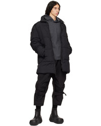 schwarze Daunenjacke von The Very Warm