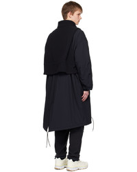 schwarze Daunenjacke von F/CE