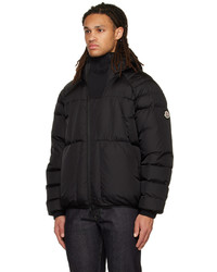 schwarze Daunenjacke von Moncler