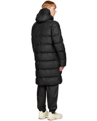 schwarze Daunenjacke von Rains