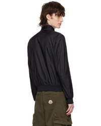 schwarze Daunenjacke von Moncler