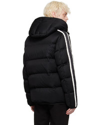 schwarze Daunenjacke von Moncler