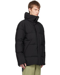 schwarze Daunenjacke