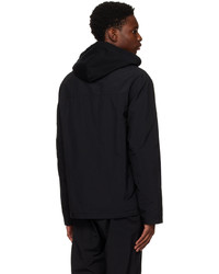 schwarze Daunenjacke von MAISON KITSUNÉ