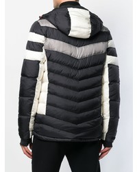 schwarze Daunenjacke von Perfect Moment