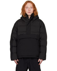 schwarze Daunenjacke