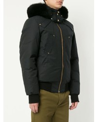 schwarze Daunenjacke von Moose Knuckles