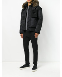 schwarze Daunenjacke von Moncler