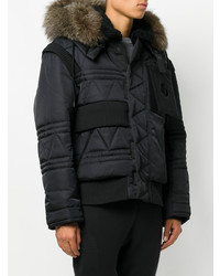 schwarze Daunenjacke von Moncler